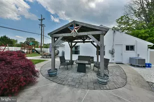 2 Jollybrook Rd, Levittown, PA 19056 - Photo 49