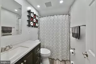 2 Jollybrook Rd, Levittown, PA 19056 - Photo 29