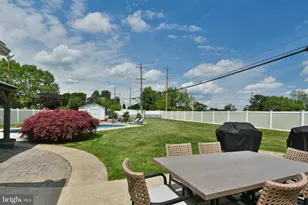 2 Jollybrook Rd, Levittown, PA 19056 - Photo 37