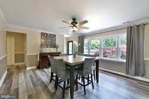 2 Jollybrook Rd, Levittown, PA 19056 - Photo 9
