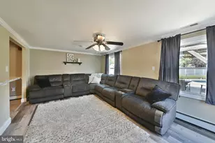 2 Jollybrook Rd, Levittown, PA 19056 - Photo 17