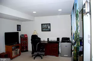 721 Waterway Ct, Quakertown, PA 18951 - Photo 5