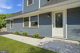 22 Peppermint Rd, Levittown, PA 19056 - Photo 33