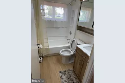 127 Oaktree Drive, Levittown, PA 19055 - Photo 15