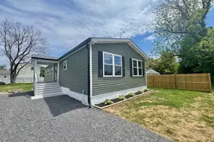 423 Hemlock Ave, Bensalem, PA 19020 - Photo 1