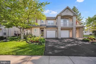 906 Julian Dr W, Warwick, PA 18974 - Photo 1