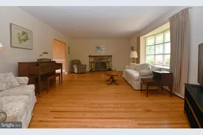 800 Bluebell Road, Warminster, PA 18974 - Photo 5