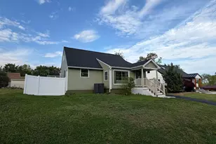 120 Orchard Dr, Levittown, PA 19054 - Photo 1