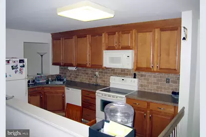 18010 Beacon Hill Drive, Southampton, PA 18966 - Photo 3