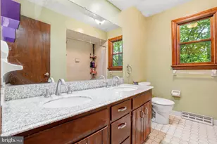 24 Berkley Dr, Yardley, PA 19067 - Photo 31