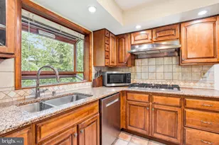 24 Berkley Dr, Yardley, PA 19067 - Photo 7