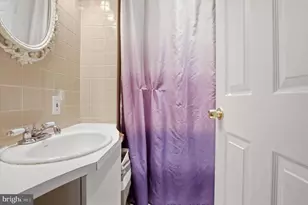320 Maple St, Warminster, PA 18974 - Photo 17