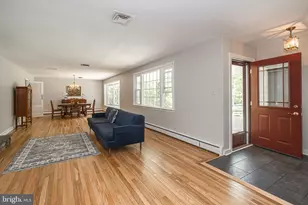 53 Sandywood Dr, Doylestown, PA 18901 - Photo 5