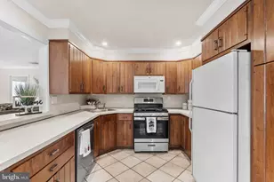 119 Harvest Rd, Levittown, PA 19056 - Photo 7