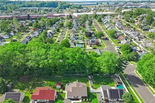 119 Harvest Rd, Levittown, PA 19056 - Photo 35