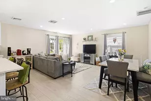 24 Garden Ln, Levittown, PA 19055 - Photo 17