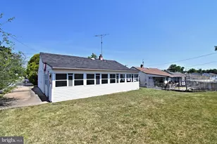 2903 Windsor Dr, Bensalem, PA 19020 - Photo 33