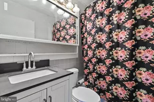 21 Iris Rd, Levittown, PA 19057 - Photo 17