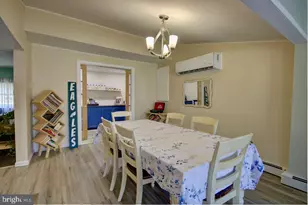 18 Plumtree Rd, Levittown, PA 19056 - Photo 7