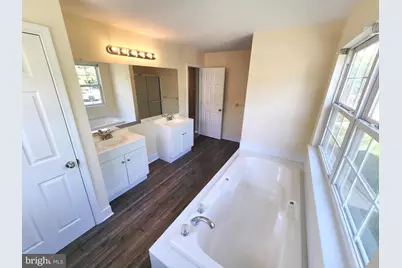 7 Dukes Way, Feasterville-Trevose, PA 19053 - Photo 17