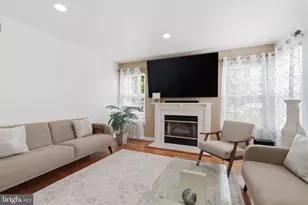 2732 Woodsview Dr, Bensalem, PA 19020 - Photo 17