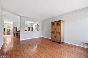 45 Honey Locust Ln, Newtown, PA 18940 - Photo 3