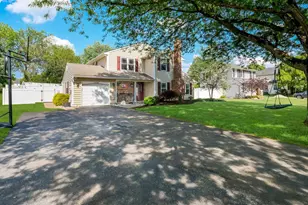239 Burgundy Ln, Newtown, PA 18940 - Photo 3