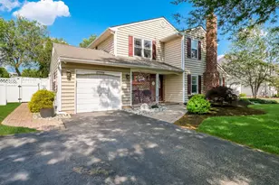 239 Burgundy Ln, Newtown, PA 18940 - Photo 5