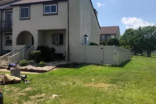 208 Bradley Ct, Southampton, PA 18966 - Photo 3