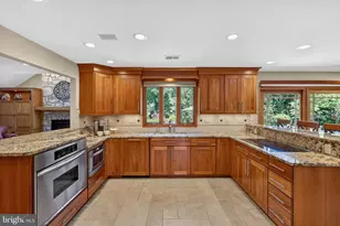 305 Cottonwood Dr, Langhorne, PA 19047 - Photo 21