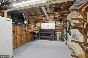 293 Norfolk Rd, Warminster, PA 18974 - Photo 25