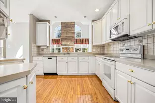5170 Barness Ct, Doylestown, PA 18902 - Photo 5
