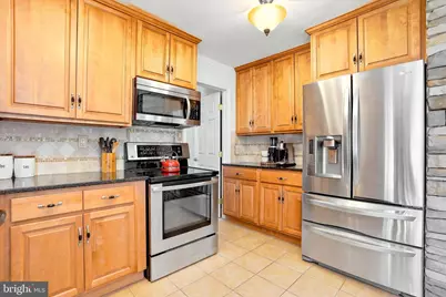 53 Birch Drive, Levittown, PA 19054 - Photo 7