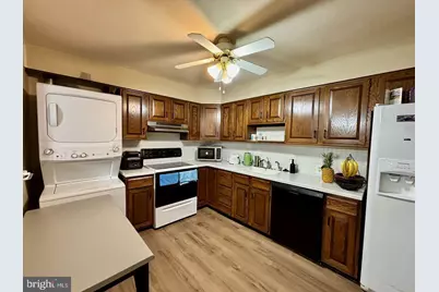 105 E Maple Avenue, Langhorne, PA 19047 - Photo 27