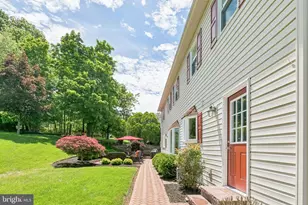 2042 Country Club Dr, Doylestown, PA 18901 - Photo 5