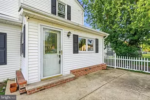 1938 Parkview Ave, Bristol, PA 19007 - Photo 3