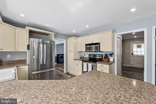 923 Otto Ln, Warminster, PA 18974 - Photo 9