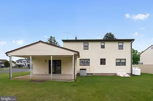 95 Taylor Dr, Levittown, PA 19054 - Photo 27