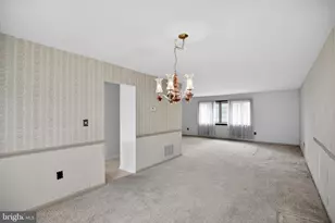 95 Taylor Dr, Levittown, PA 19054 - Photo 5