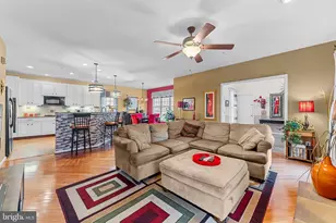 247 Cambridge Pl, Chalfont, PA 18914 - Photo 9