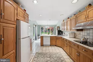 2813 Country Ln, Langhorne, PA 19047 - Photo 13