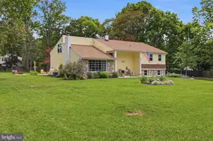 2813 Country Ln, Langhorne, PA 19047 - Photo 3
