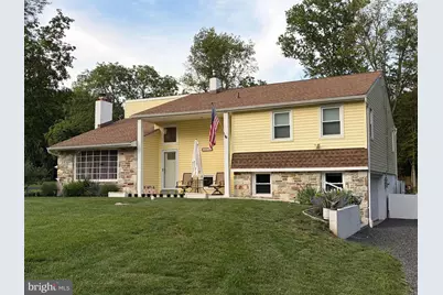 2813 Country Lane, Langhorne, PA 19047 - Photo 1