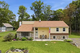 2813 Country Ln, Langhorne, PA 19047 - Photo 31