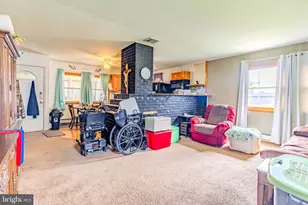 6 Gamewood Rd, Levittown, PA 19057 - Photo 9