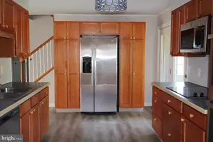 229 Suffolk Rd, Fairless Hills, PA 19030 - Photo 17