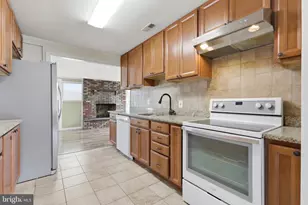 284 N Olds Blvd, Fairless Hills, PA 19030 - Photo 7