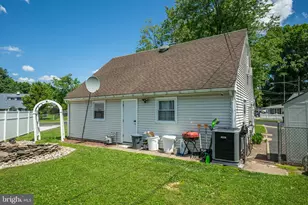 587 Arbor Rd, Morrisville, PA 19067 - Photo 9