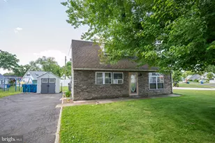 587 Arbor Rd, Morrisville, PA 19067 - Photo 3