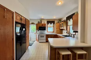 225 Centre St, Langhorne, PA 19047 - Photo 9